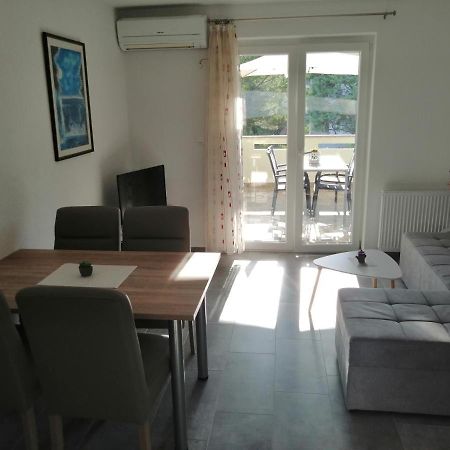 Apartmani Grabovcic Punat Exterior foto